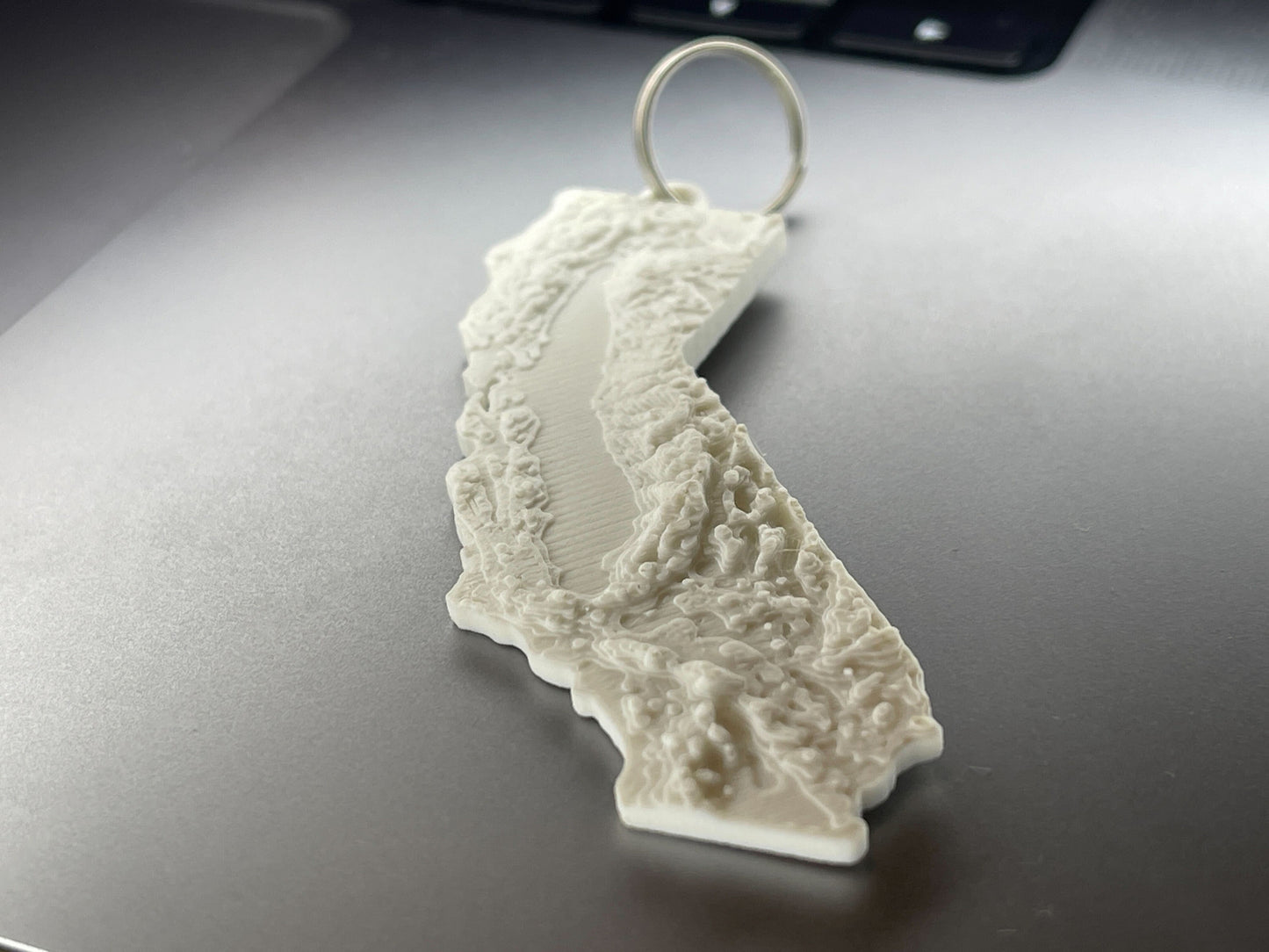 California Topography Map Keychain – 3D Printed Terrain Design | Stylish & Durable Accessory